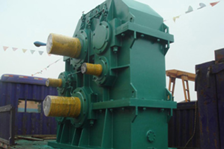 The large-scale rolling mill reducer XZLY1050 produced by our company recently left the factory